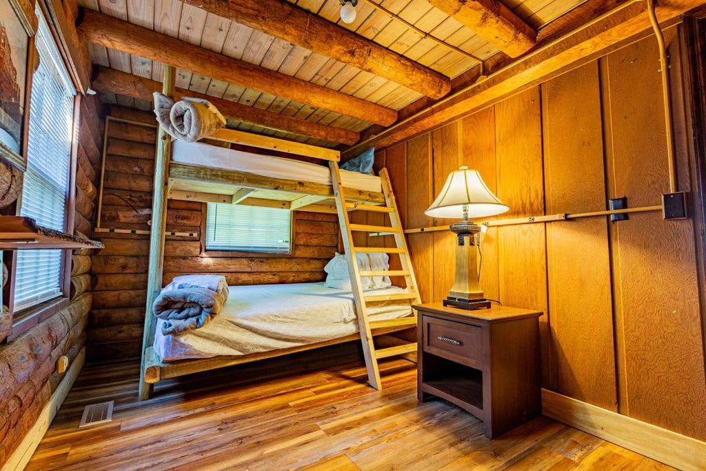 Villa Authentic Log Cabin Mins From Chatts Best Sites Chattanooga Exterior foto